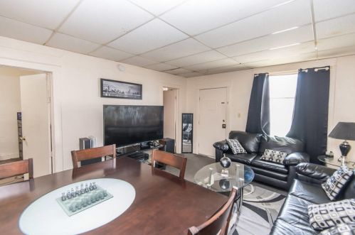 1767 Pearl St, Milwaukee WI 53204-3165 exterior