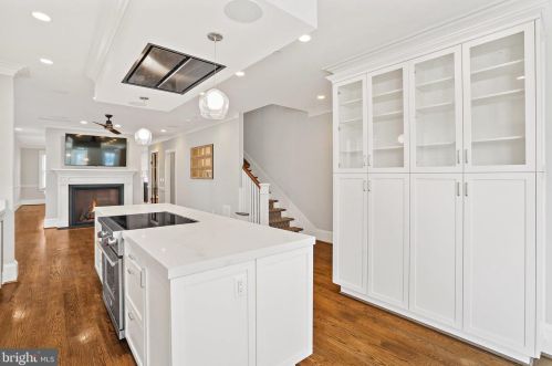 420 3rd St, Washington DC  20003-1930 exterior