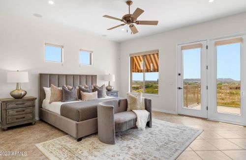 527 Briles Rd, Phoenix AZ  85085-0632 exterior