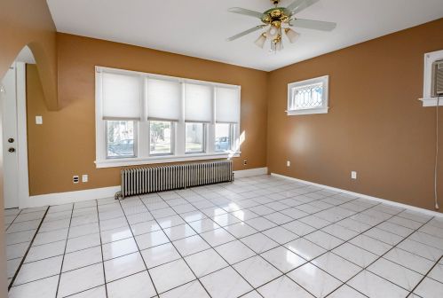 1113 Madison St, Milwaukee WI 53204-2218 exterior