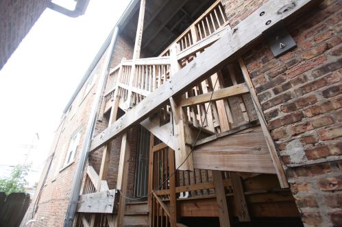 3939 Iowa St, Chicago IL 60651-3242 exterior