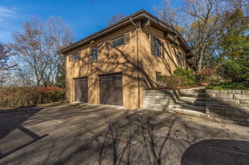 38 Churchill Rd, Pittsburgh, PA 15235-5152