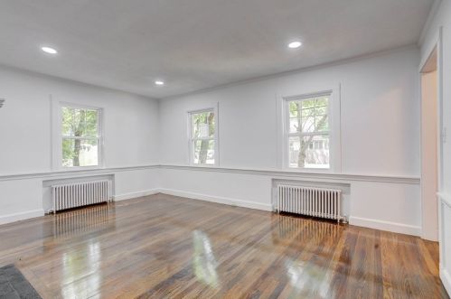 6 Johnson St, Peabody MA 01960-2311 exterior