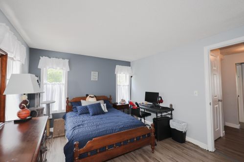 23 Vinton Dr, Concord NH  03303-1582 exterior