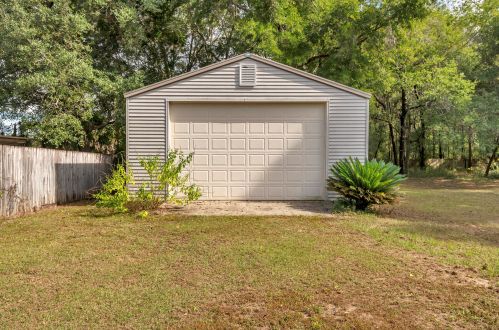 6226 Greenwood Dr, Milton FL  32570-5425 exterior