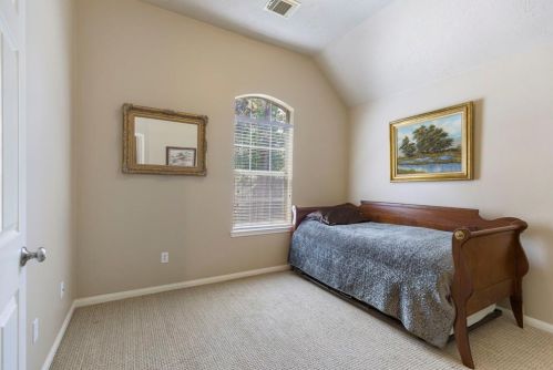 10 Misty Dawn Dr, Conroe TX 77385-3650 exterior