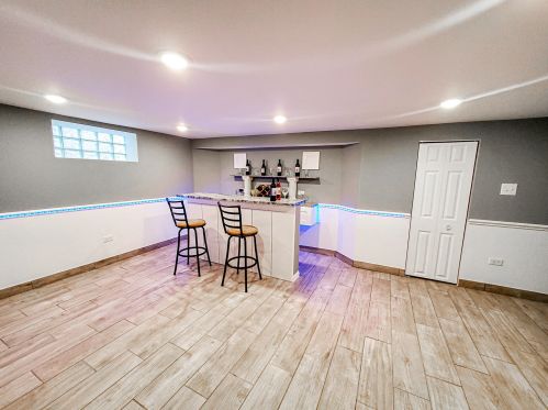 8029 Maplewood Ave, Chicago IL  60652-2807 exterior