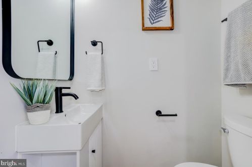 1624 D St, Washington DC  20003-2440 exterior