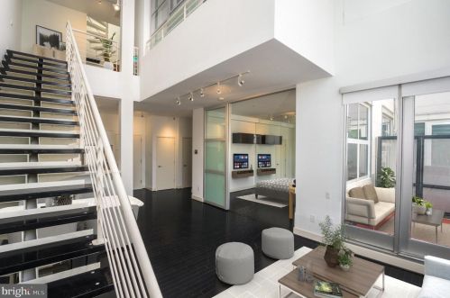 2410 17th St, Washington, DC 20020-6304