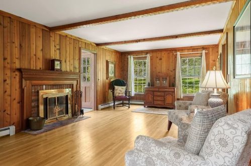 283 Danbury Rd, Ridgefield CT 06877-3214 exterior