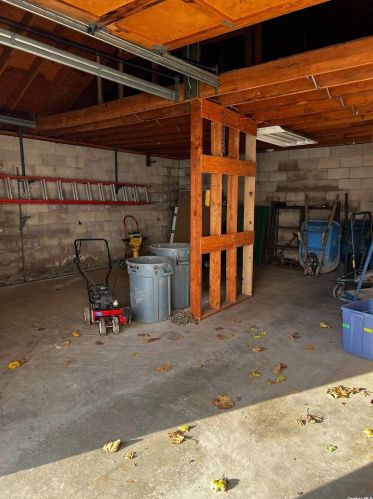 209 Cedar St, Valley Stream NY 11580-4907 exterior