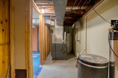 3340 Poinsettia Ave, Grand Rapids MI 49508-2567 exterior