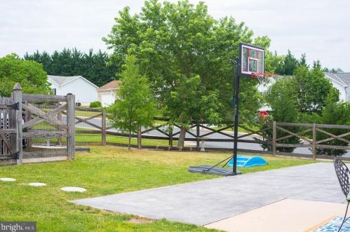 358 Columbus Ave, Littlestown PA 17340-1533 exterior