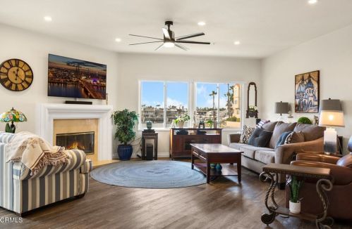 1743 Emerald Isle Way, Oxnard CA  93035-2972 exterior