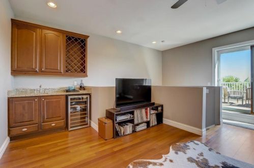 513 Reservoir Ave, Milwaukee WI 53212-3723 exterior