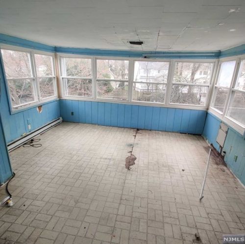 249 Lexington Ave, Dumont NJ 07628-1617 exterior