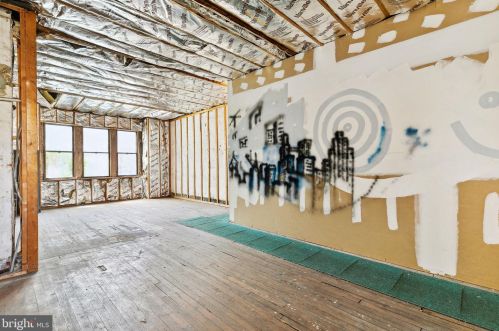 735 Bainbridge St, Philadelphia PA 19147-2008 exterior