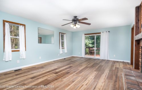 1225 Sandhill Dr, Dewitt MI 48820-9551 exterior