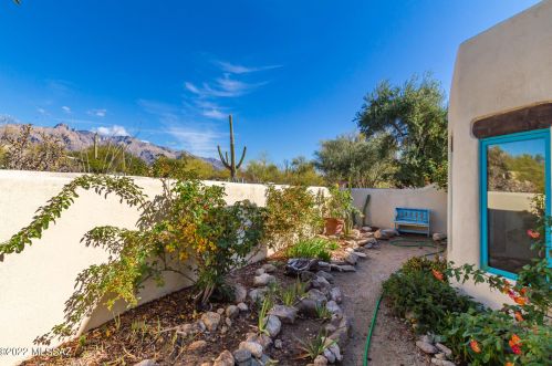5901 Paseo Niquel, Tucson, AZ 85718-3927