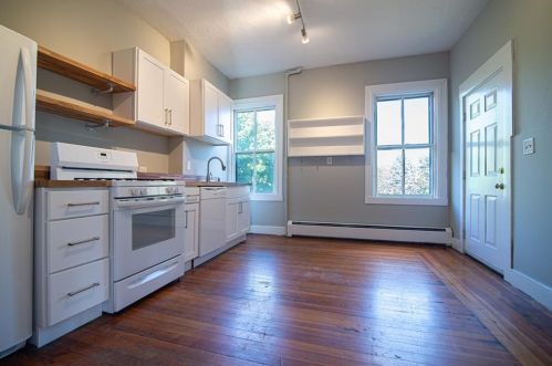 68 Dexter St, Providence, RI 02909-1239