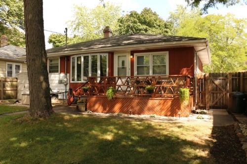 1316 Ash St, Waukegan IL 60085-1832 exterior