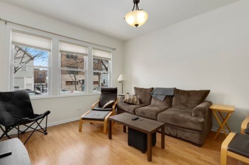 2639 Armitage Ave, Chicago IL 60707-3320 exterior