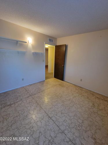 7132 Brk Dr, Tucson AZ 85730-1706 exterior