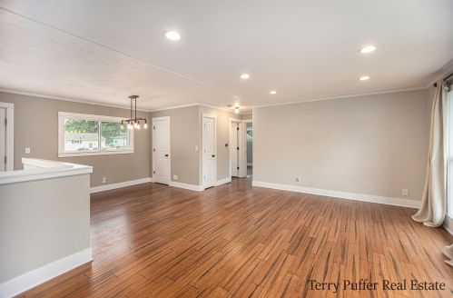 2160 Mayfair Ave, Meskegon MI 49441-3621 exterior