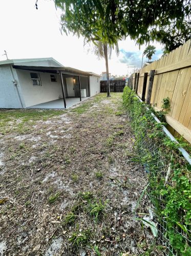 2590 2 St, Boynton Beach FL 33435-7641 exterior