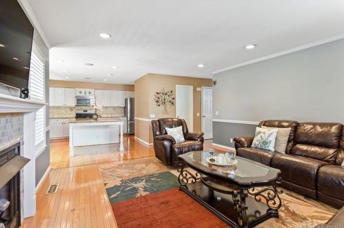 31 Lookout Hl Rd, Milford CT 06461-1878 exterior