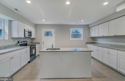 2529 18th St, Washington, DC 20020-3213