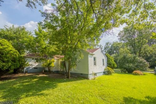 451 River Rd, Rahway NJ  07065-4203 exterior