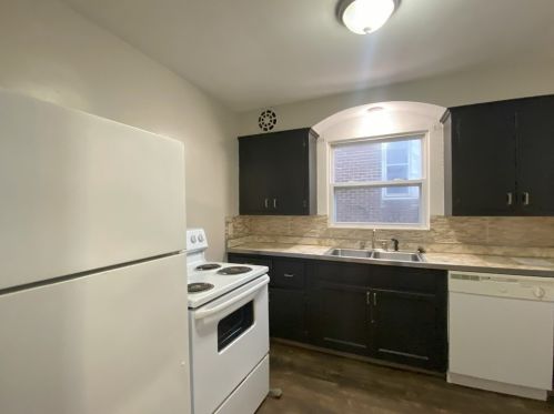 312 Lenox Ave, Pittsburgh PA  15221-4303 exterior