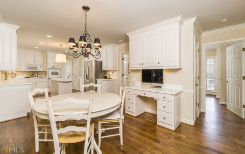 7710 Dunvegan Close, Atlanta GA 30350-5504 exterior