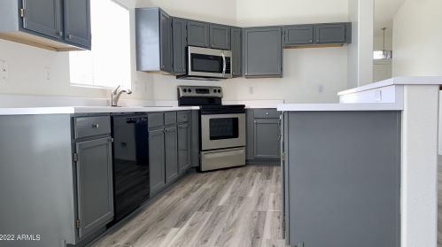 1644 Golden Ln, Chandler, AZ 85225-1671