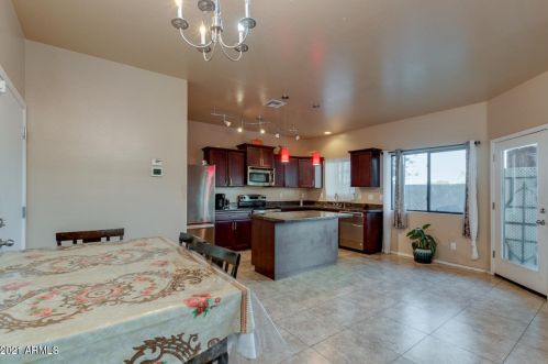 4903 4 Ave, Phoenix AZ 85041-5741 exterior