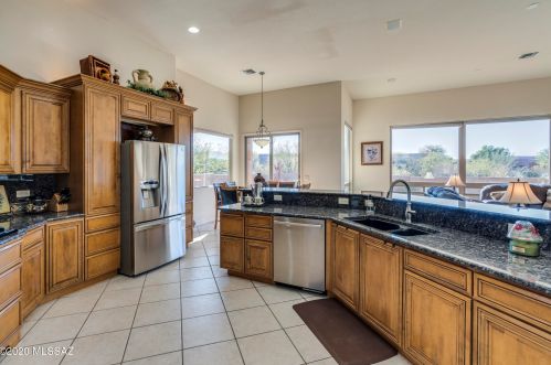 976 Josephine Saddle Pl, Green Valley AZ 85614-6302 exterior