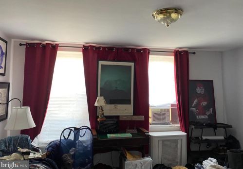 742 Carpenter St, Philadelphia PA 19146-2511 exterior