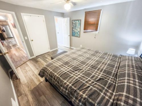 868 Greenville Ave, Providence RI  02919-1324 exterior