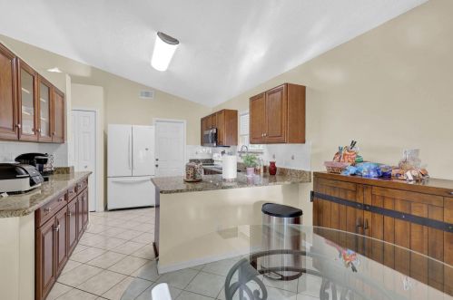 6000 Travelers Way, Fort Pierce FL  34982-4054 exterior