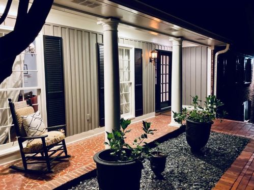 3611 Cloudland Dr, Atlanta GA 30327-2907 exterior