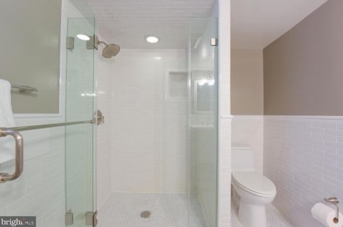 4433 1 St, Arlington VA 22204-1314 exterior