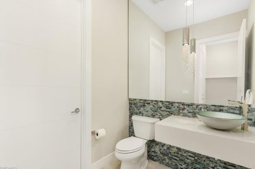 601 91 Ave, Naples FL 34108-2426 exterior