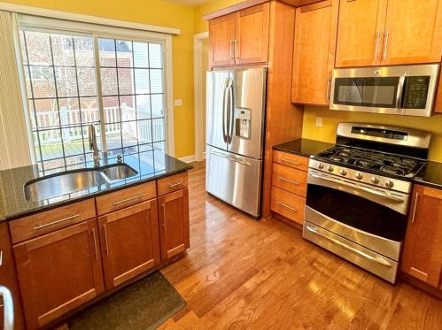 1531 Biltmore Ln, Pittsburgh PA 15217-4501 exterior