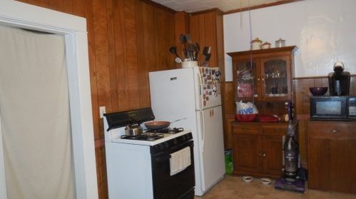 71 Hl St, West Springfield MA 01089-3416 exterior