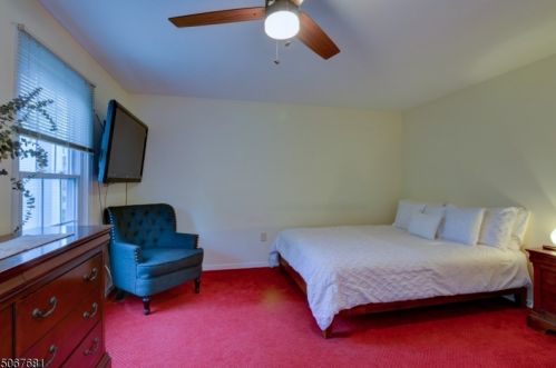 78 Tiffany Blvd, Newark NJ 07104-2425 exterior