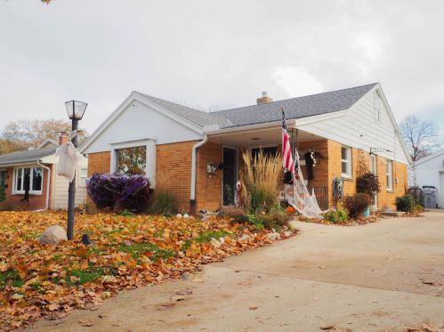 2936 67th St, Milwaukee, WI 53210-1250