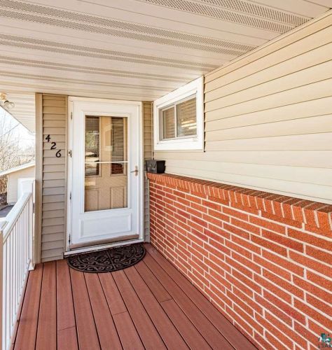 426 Faribault St, Duluth, MN 55803-1733