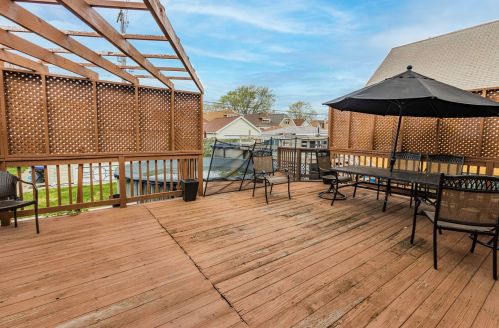 6424 Keeler Ave, Chicago IL 60652-3614 exterior