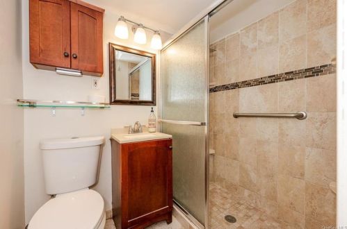 179 Cross St, Bronx NY 10464-1225 exterior